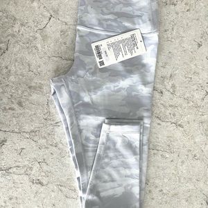 Lululemon Wunder Under HR Tight 28” size 10